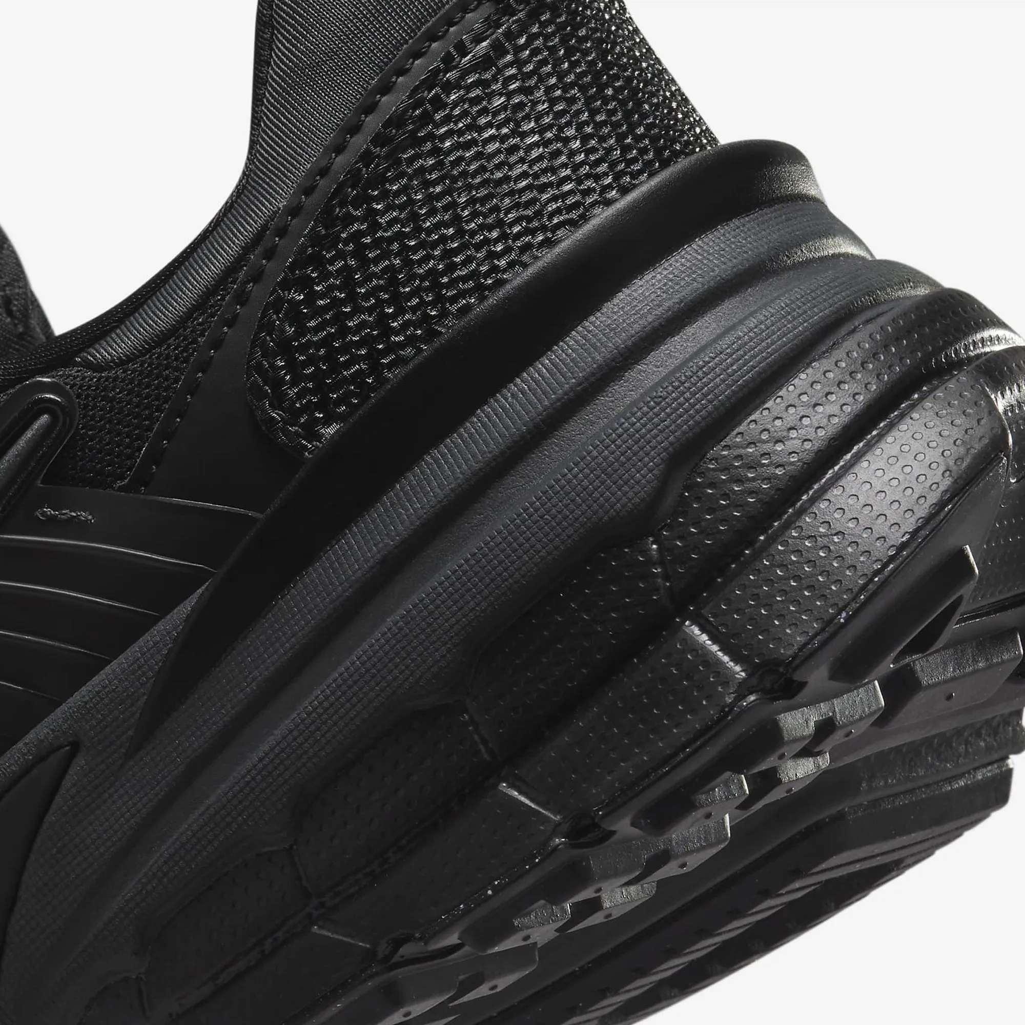 Nike | V2K RUN  { BLACK/DK SMOKE GREY-ANTHRACITE