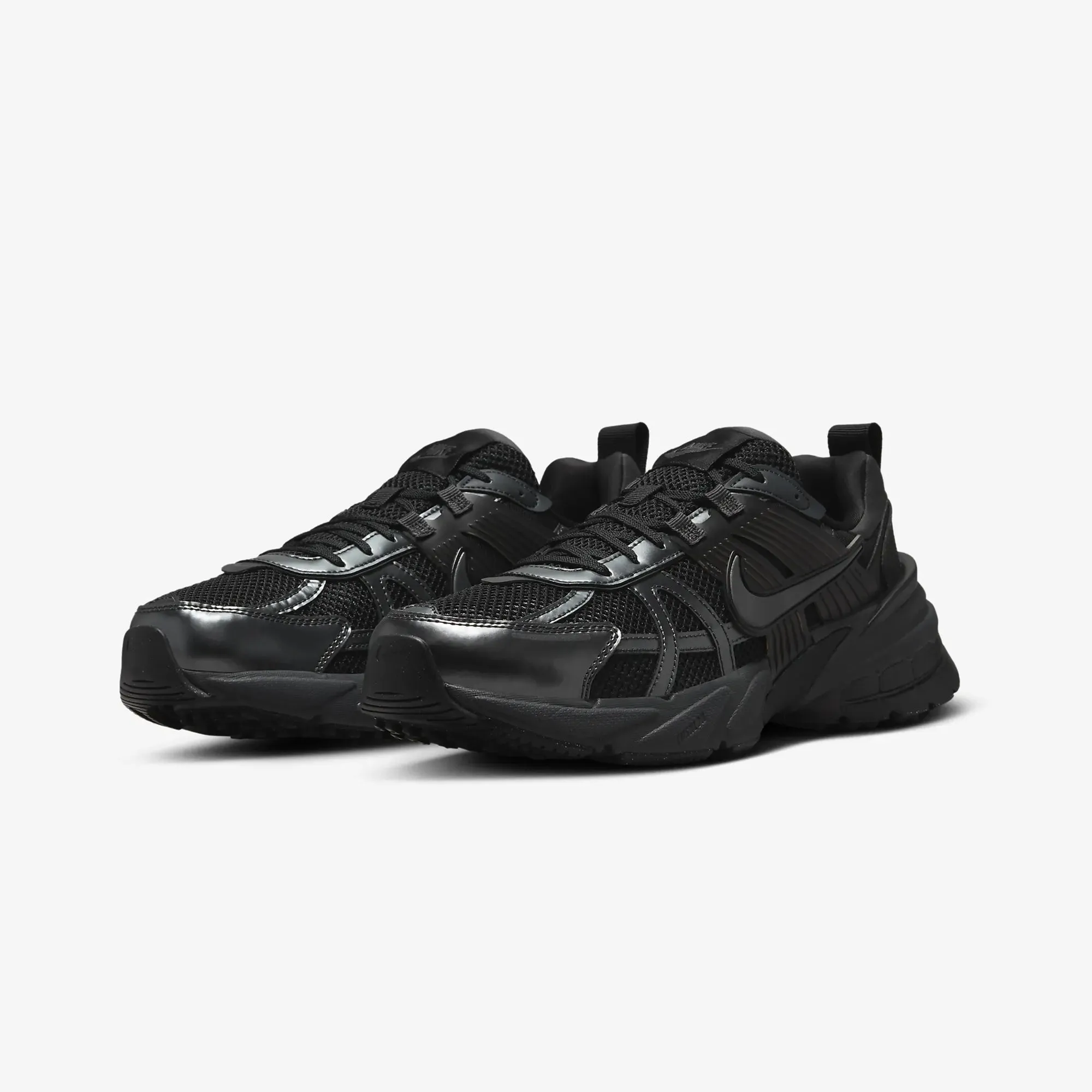 Nike | V2K RUN  { BLACK/DK SMOKE GREY-ANTHRACITE